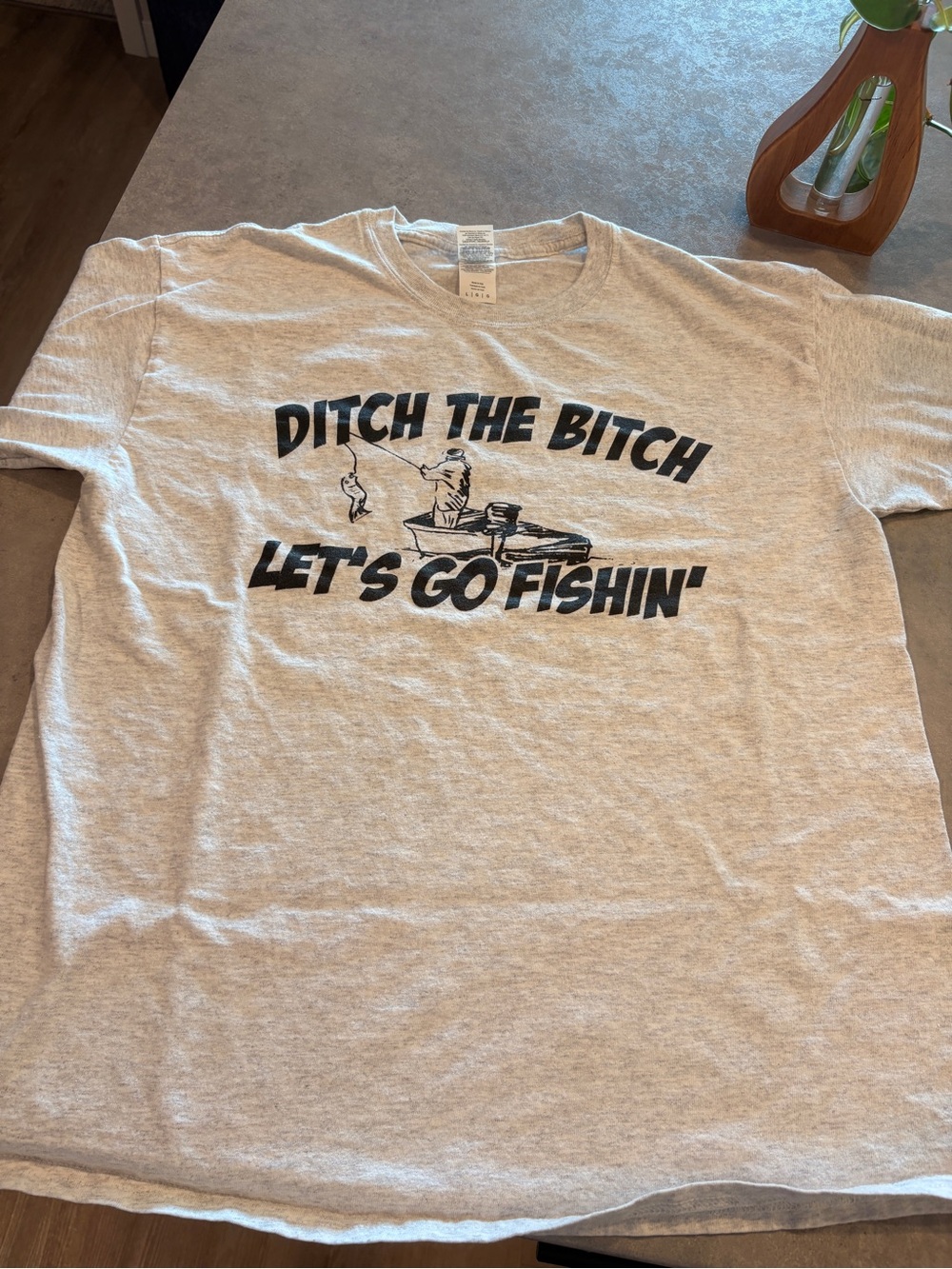 Let's Go Fishin' Graphic T-Shirt - Light Gray